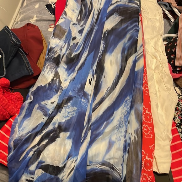 Dresss - Picture 13 of 16